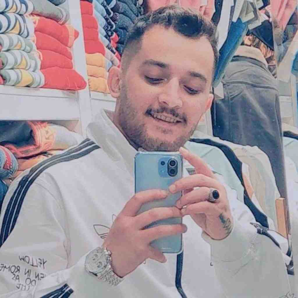 هومن آدینه و گمونم سر آزار داره یارم