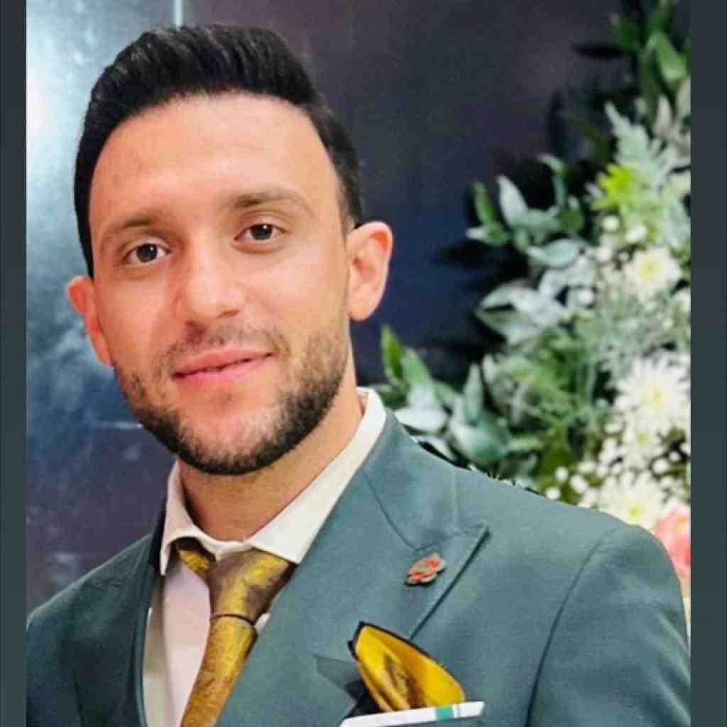 مصطفی ابراهیمی هنوز من عاشقم تو بچه داری
