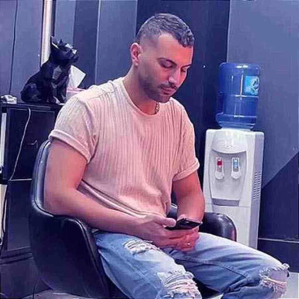 کیوان کم زجرم بده دیه برو بکش بیرون ع مه