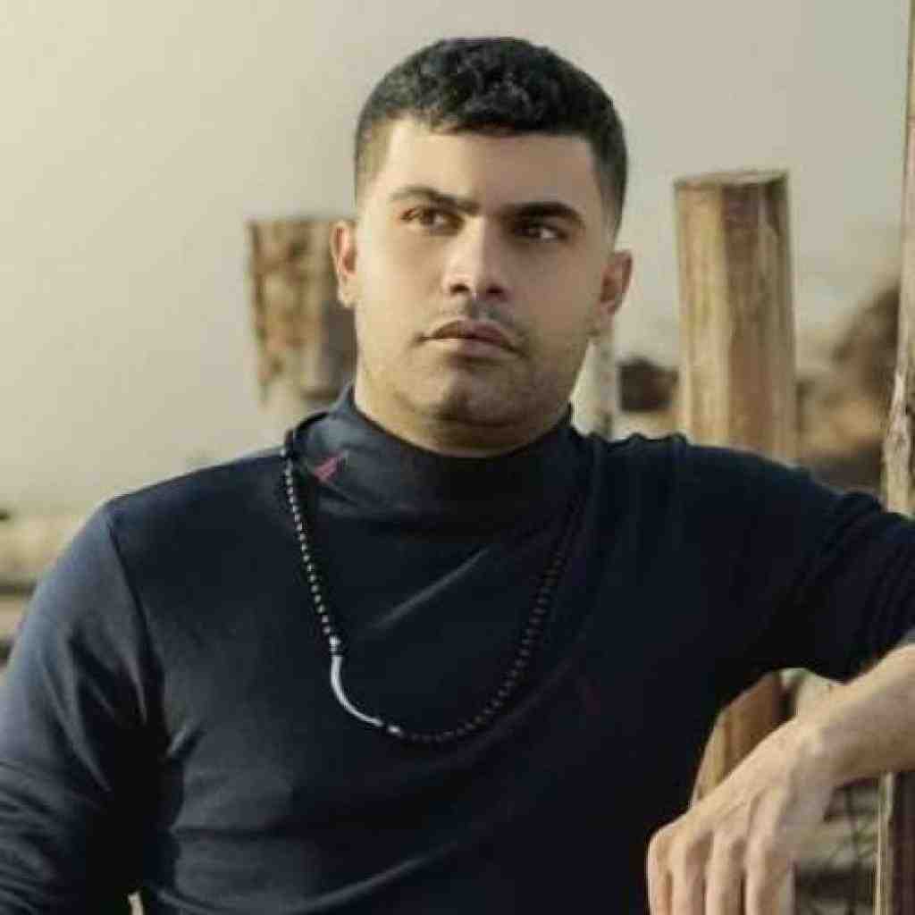 فرهاد جهانگیری سیل بکه چاویلم گرد رنگ رژ لبت ست بکه