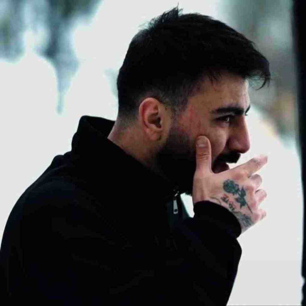 رامین تجنگی رو به روم شب و سیاهی بی کسی پشت سرم