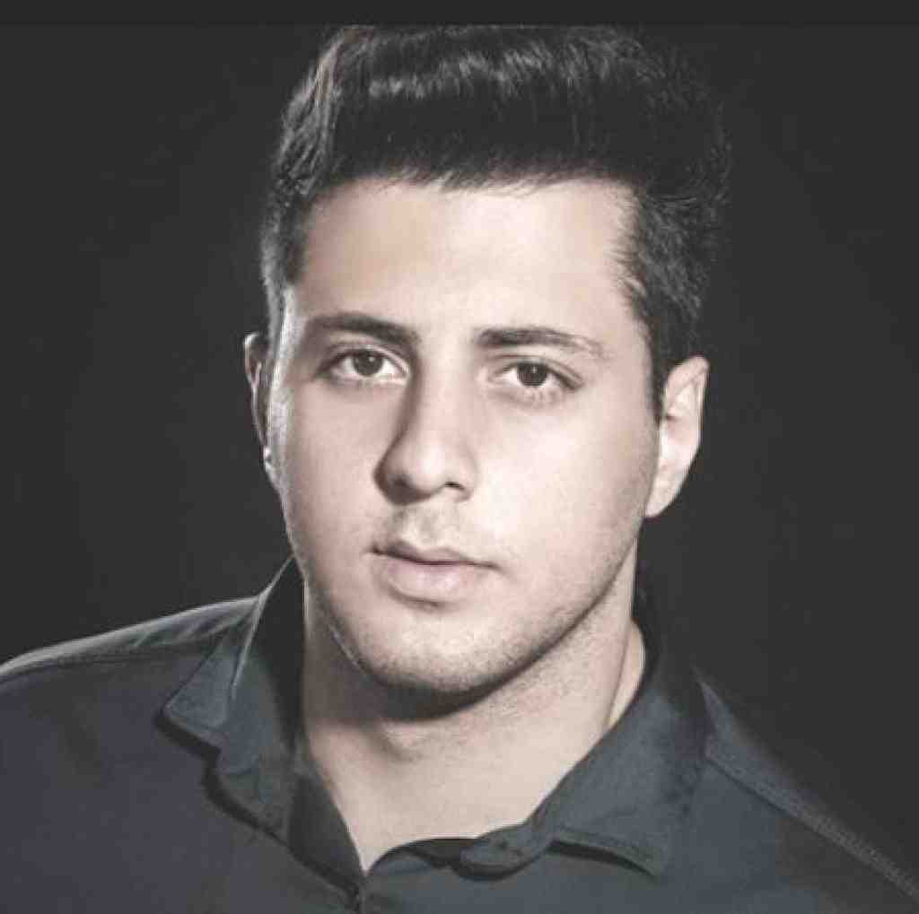 سبحان رستمی هر شب زیر سرم وصلم به دارو