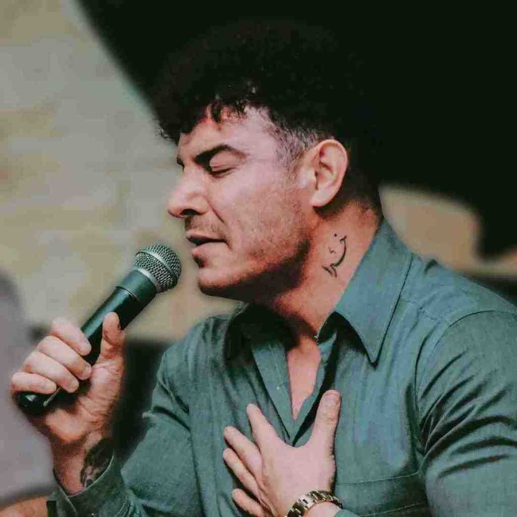 فرهاد فرهادی هم شراشویی هم با کلاسی