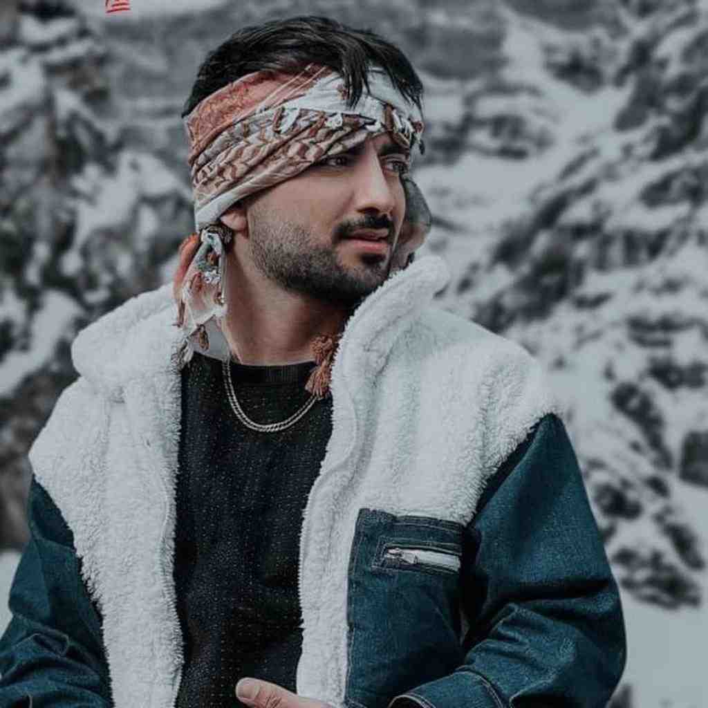 رامین تجنگی اگه میشه برو خونه توی اتاق تاریک