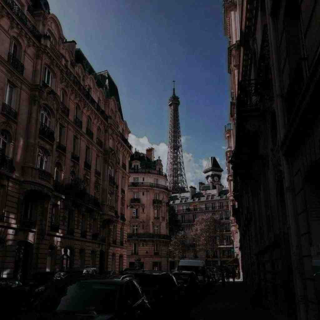 واسه کسی که اولین سیگارو داد تو دست من