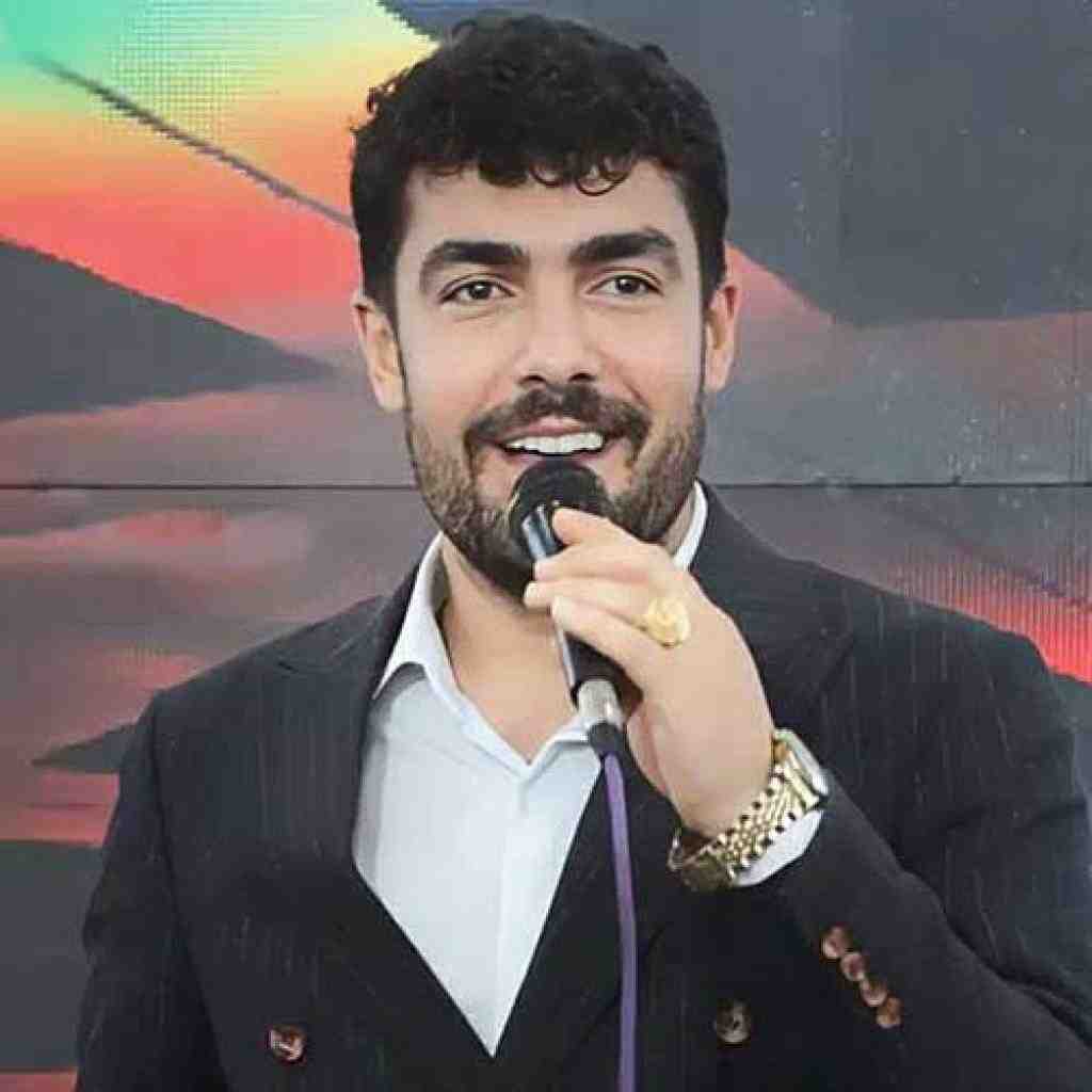 فرشید حکمتی گمونم عزیزم عاشق یکی د وابیه