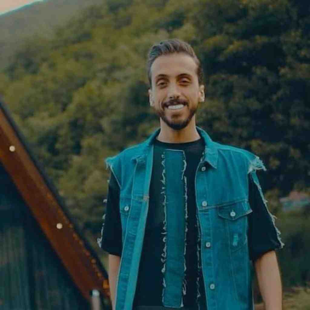 زانکو عشق تو نابه گل من کاش دور هم جمع بشیم