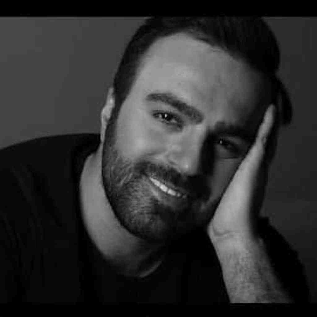 مهرتاش منم اون ماهیه که به درد قلاب میخوره