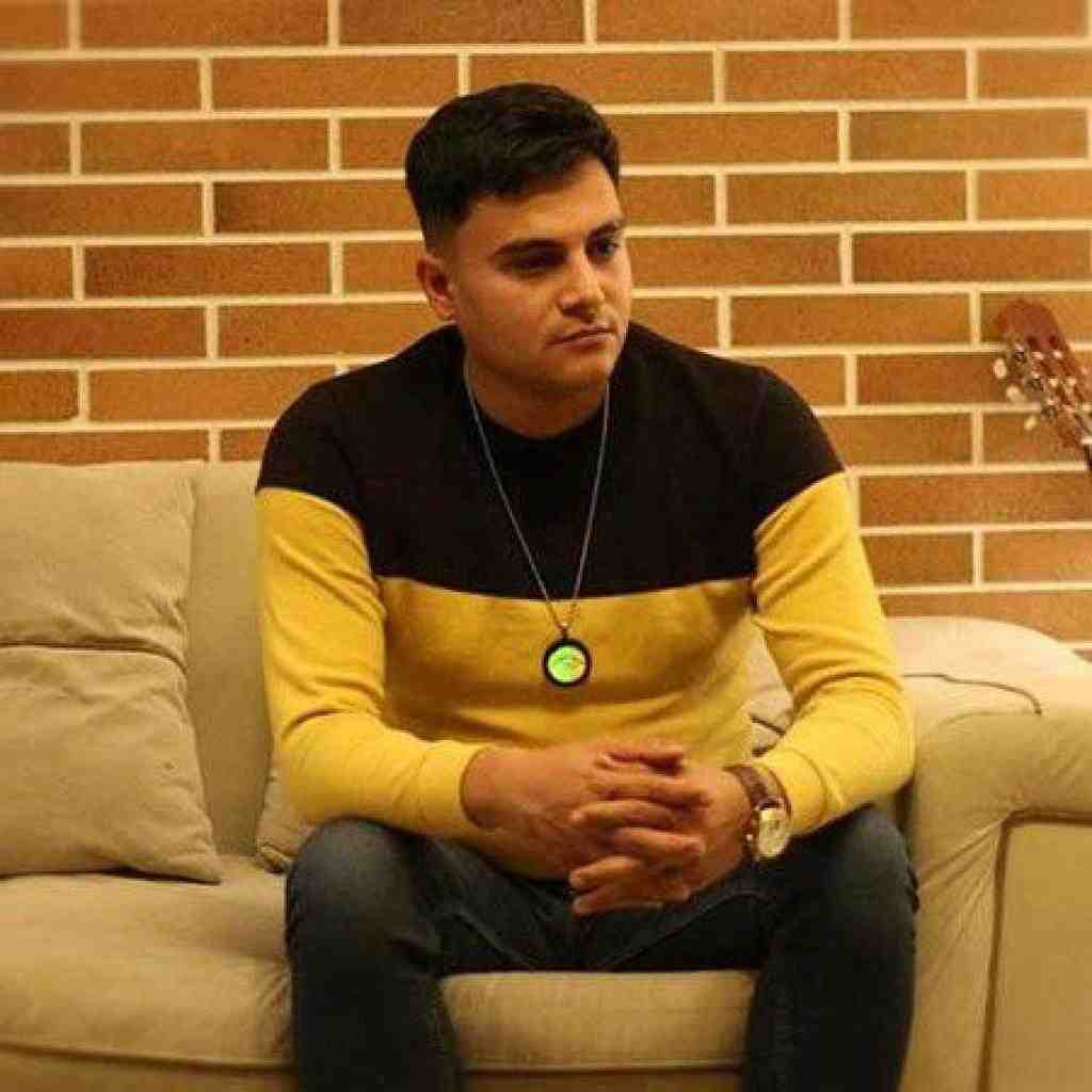 رامین کرمی افیون