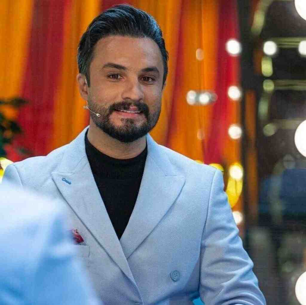 راغب به چشمم اومدی بمون واسه شوق موندنت