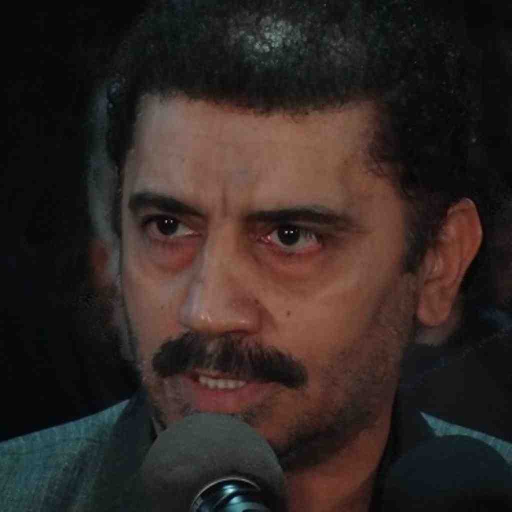 حسین فخری خنجر بر تار حنجر دشنه بر لب