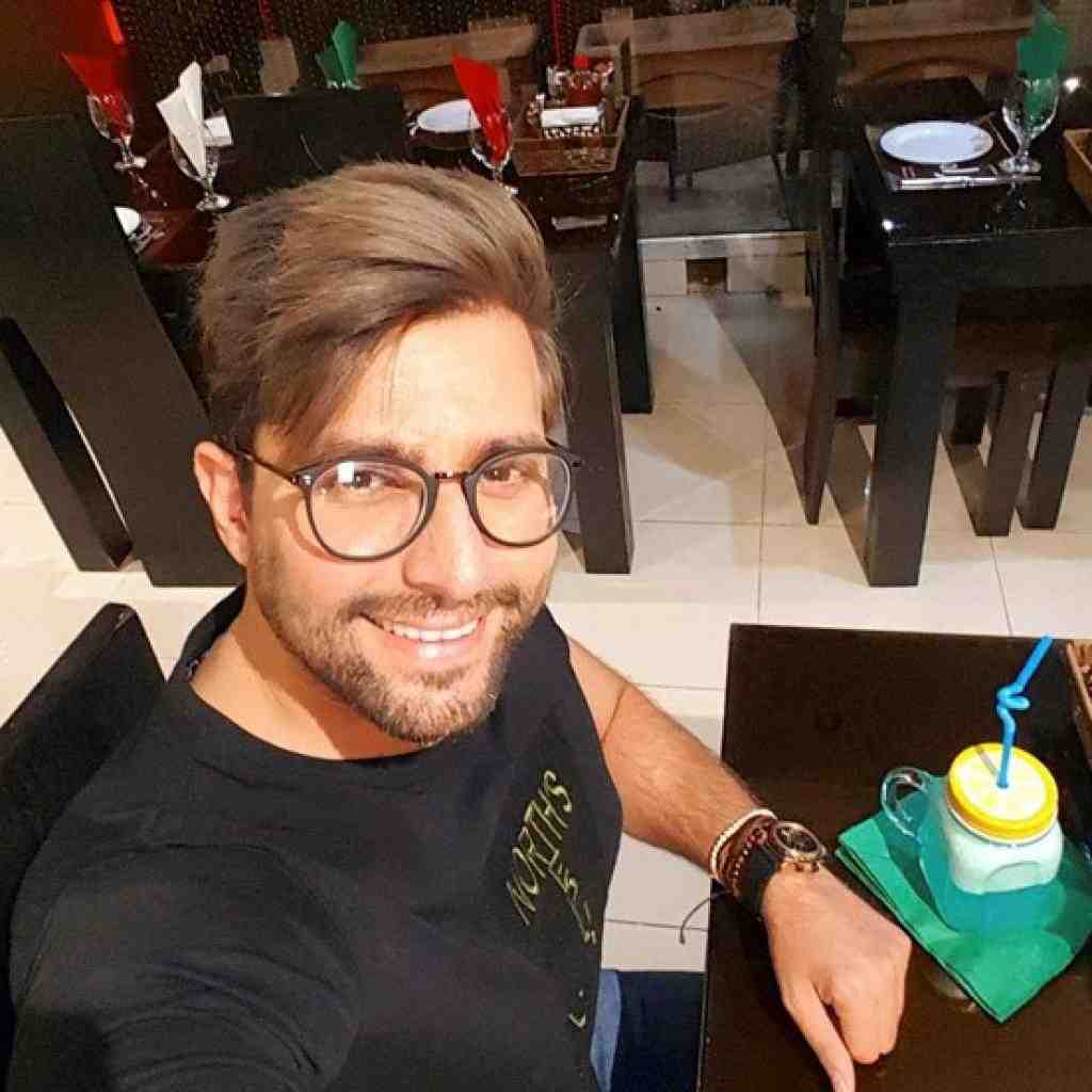 امیر فرجام قلب قرمز