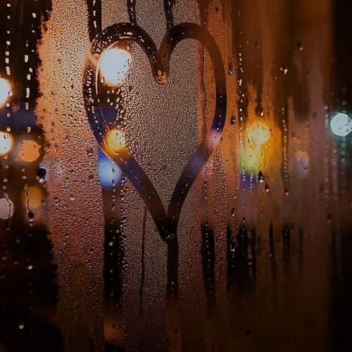 دانلود آهنگ جدید بم قول بده وقتی که نیستی نیاد تو بغلت جای من هیچکی