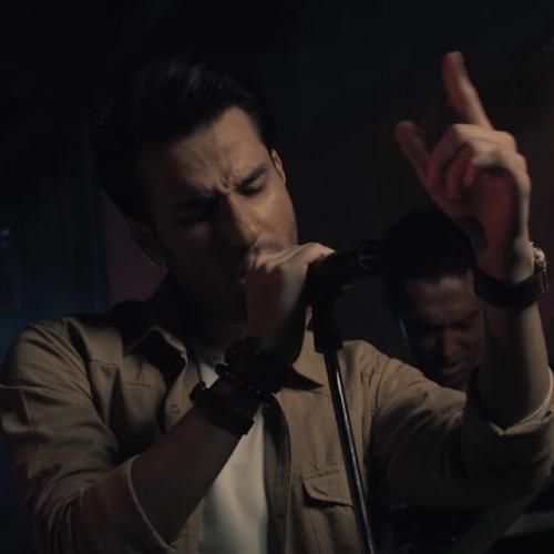 دانلود آهنگ مهدی احمدوند به نام تو اعتماد آخرم واسه عشق یه آدم بودی