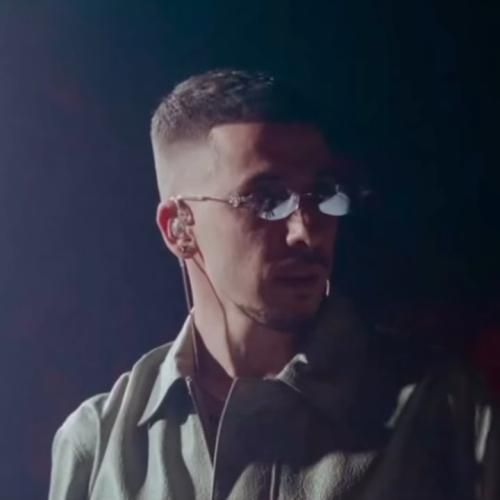 دانلود آهنگ کوروش به نام اثر منفی