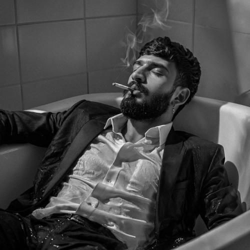 سمی لون آسوده بخواب